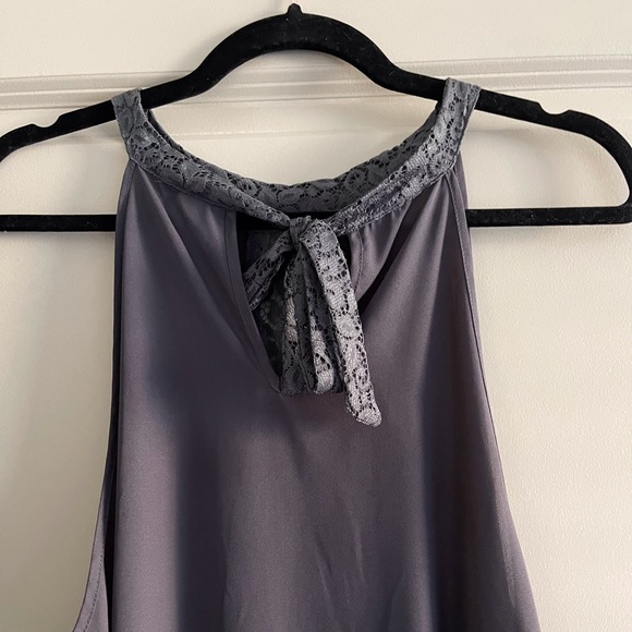 Gray Sleeveless Top With Lace Neck Detail - Picture 4 of 6